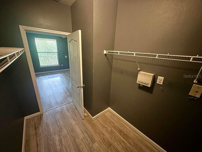 Building Photo - 8836 Villa View Cir