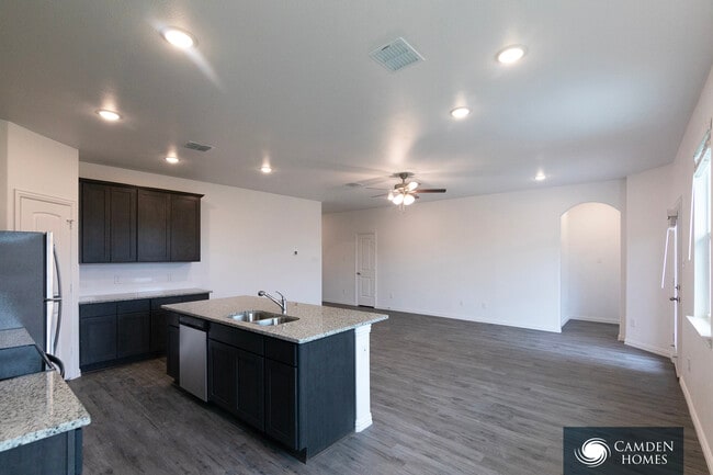 Building Photo - 6533 Rd 5503