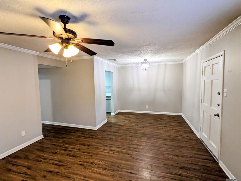 Building Photo - 1701 Lobdell Ave