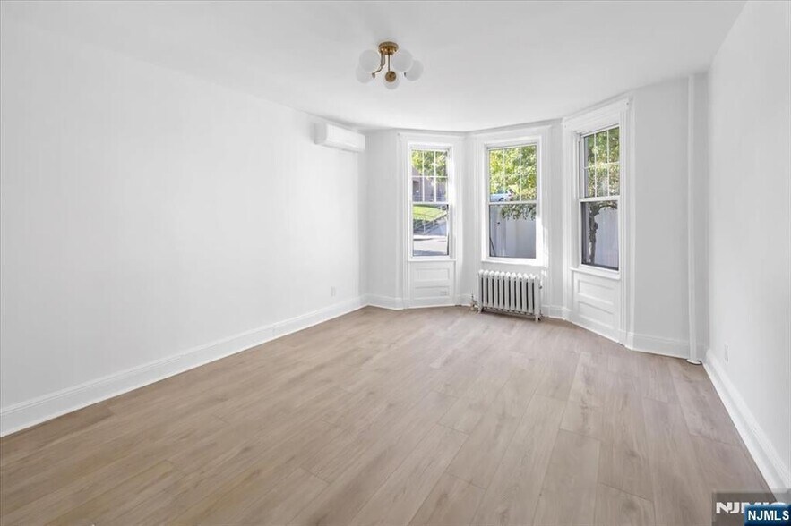 Building Photo - 46 Garden Pl