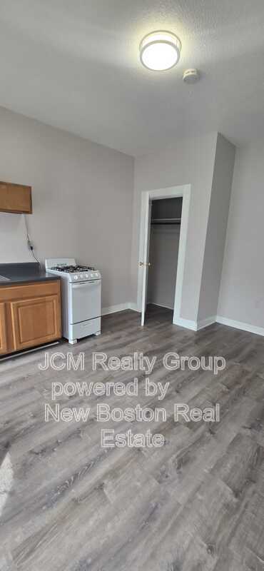 Building Photo - 5 Union Ave