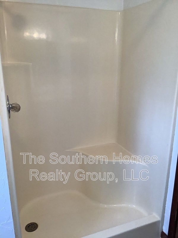 Building Photo - 1221 S Matlock Ave