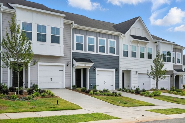 Building Photo - Available Now | Brand New 3 Bedroom Townhouse for Rent in Raleigh NC |