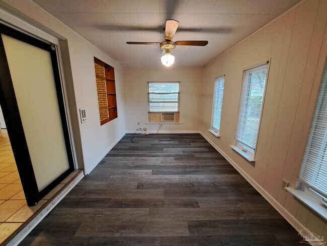 Building Photo - 7819 Hearthstone Cir