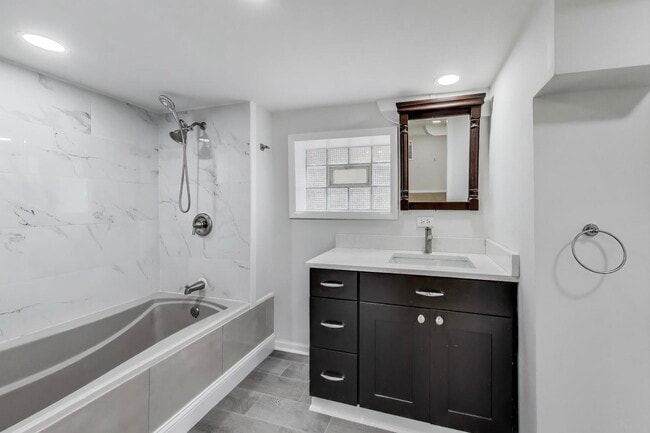 Building Photo - 4118 Prairie Ave
