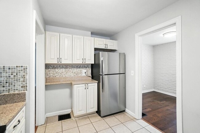 Building Photo - Saint Johns Terrace