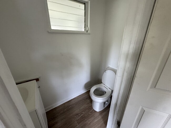Building Photo - Discover Comfort and Convenience in Harper...