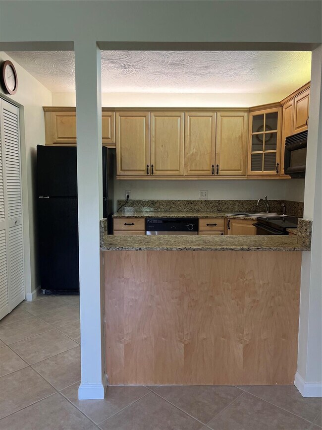 Building Photo - 5927 La Pinata Blvd