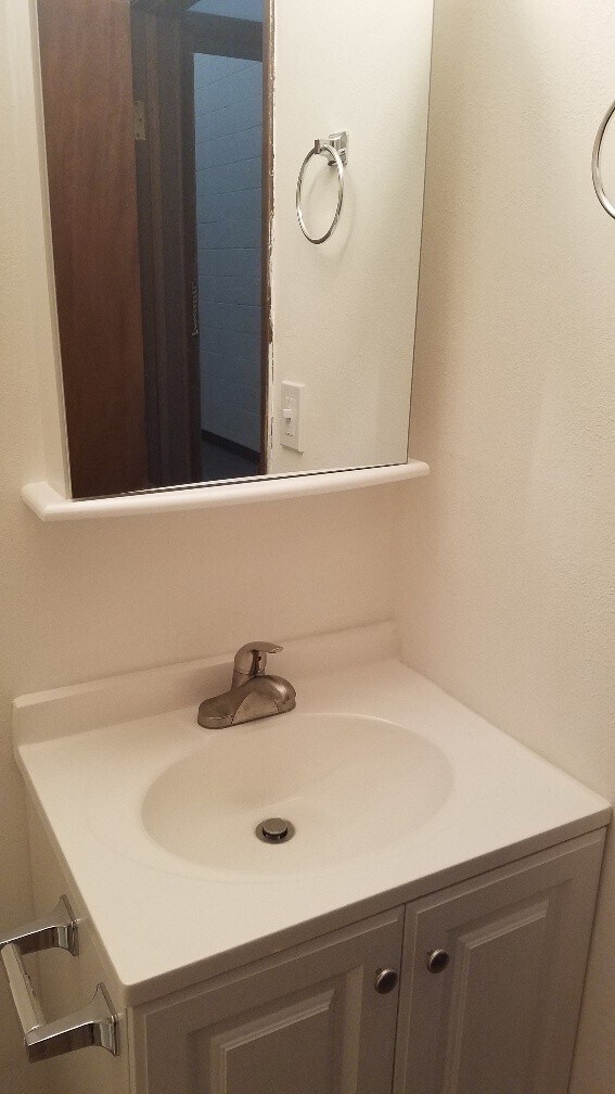 Building Photo - Diamond Head Sands - Studio with 1 parking