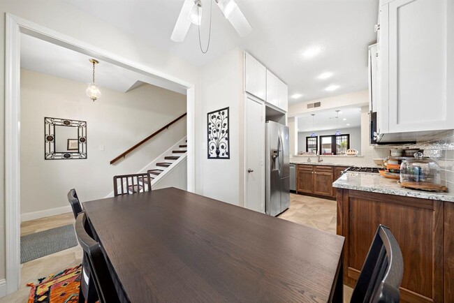 Building Photo - 7431 Brompton St