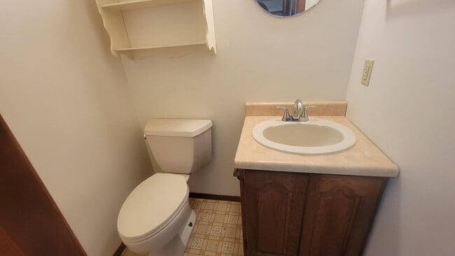 Building Photo - 410 Cottage Ave