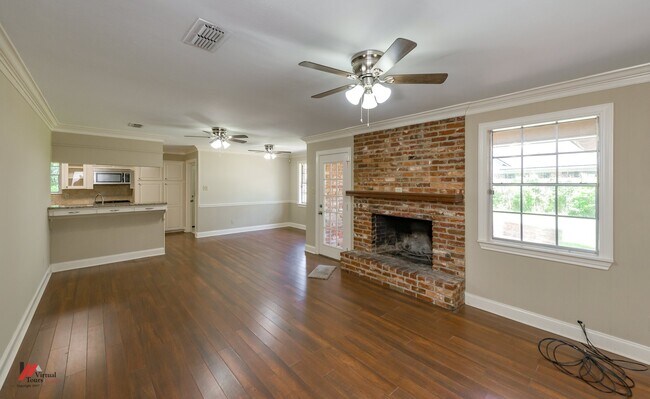 Building Photo - Move in Special 1k off the First Months Rent!