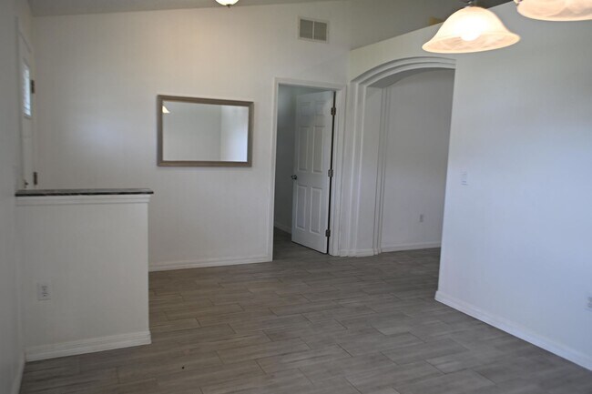 Building Photo - 41 Buffalo Bill Dr