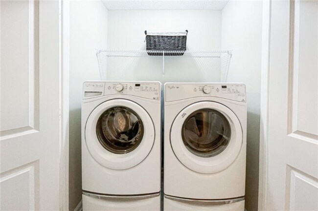 Building Photo - 12729 Vanderhorst St