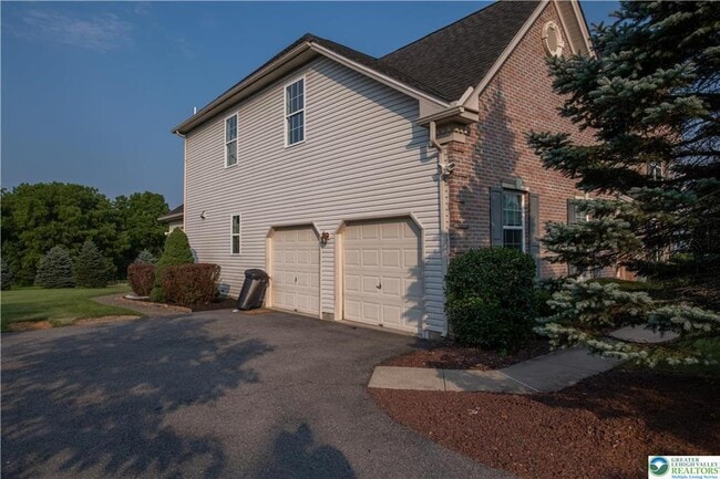 Building Photo - 4290 Crosswinds Dr