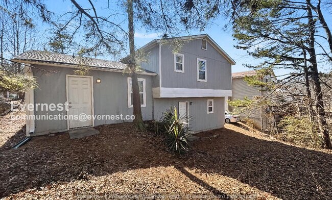 Building Photo - 3 Bed/2 Bath Home with Off-Street Parking / Pet-Friendly / Available Now!