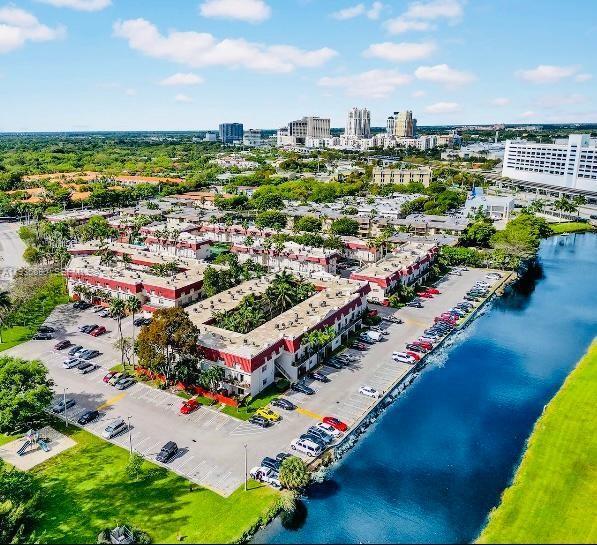 Building Photo - 8650 SW 67th Ave