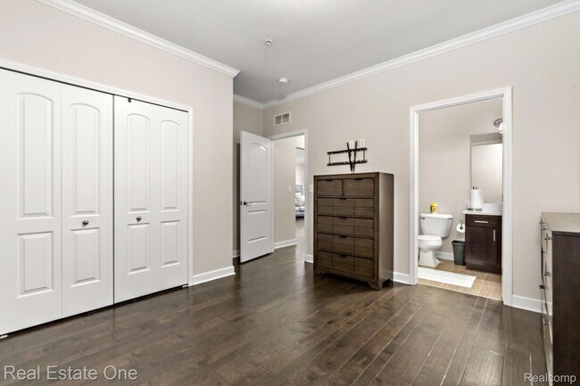 Building Photo - 5570 Arbor Chase Dr