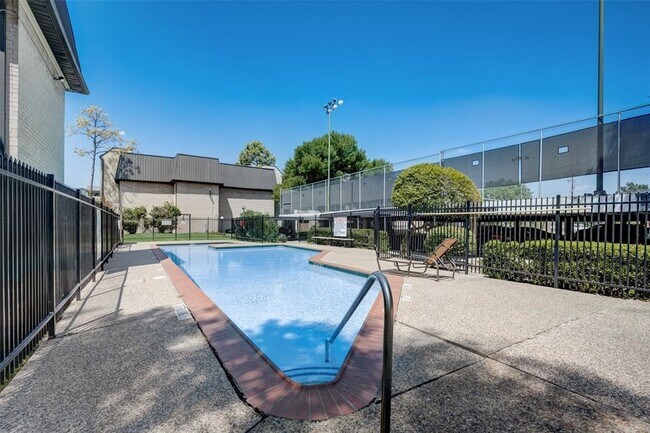 Building Photo - 8529 Hearth Dr