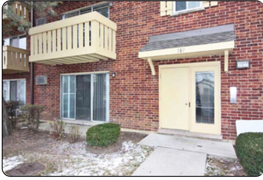 Building Photo - 187 Pickwick Dr