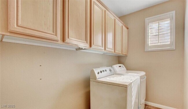 Building Photo - 6250 W Arby Ave