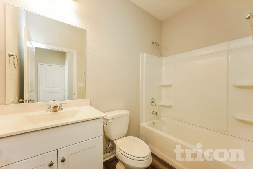 Building Photo - 7430 Boa Holw