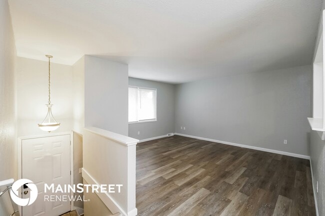 Building Photo - 6302 E 140th Terrace