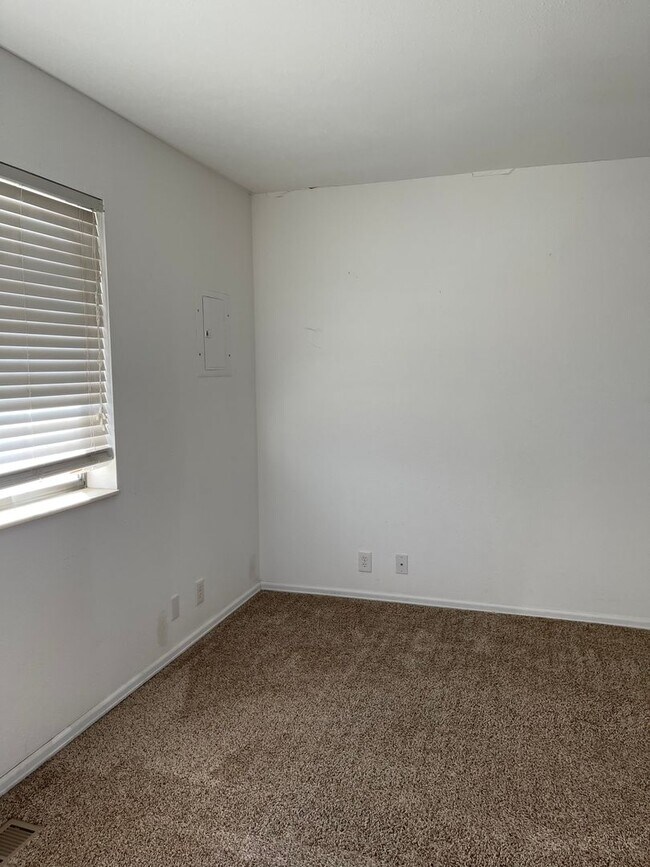 Building Photo - 1118 Macon Ave