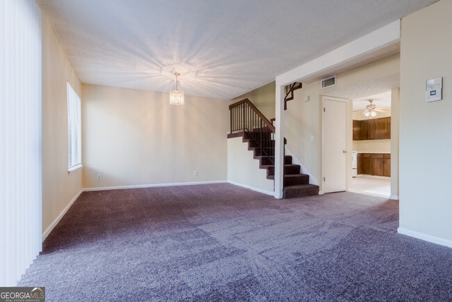 Building Photo - 8564 Creekwood Way