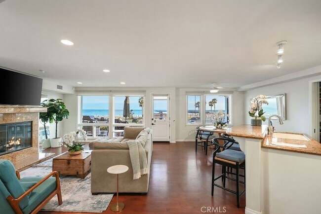 Building Photo - 3036 Breakers Dr