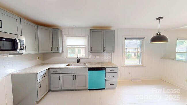 Building Photo - 1510 Woodhill Ln