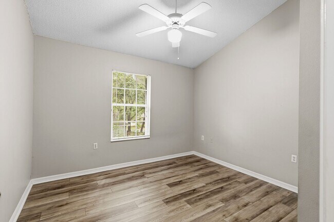 Building Photo - 10000 SW 52nd Ave