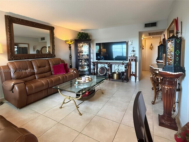 Building Photo - 551 SW 135th Ave