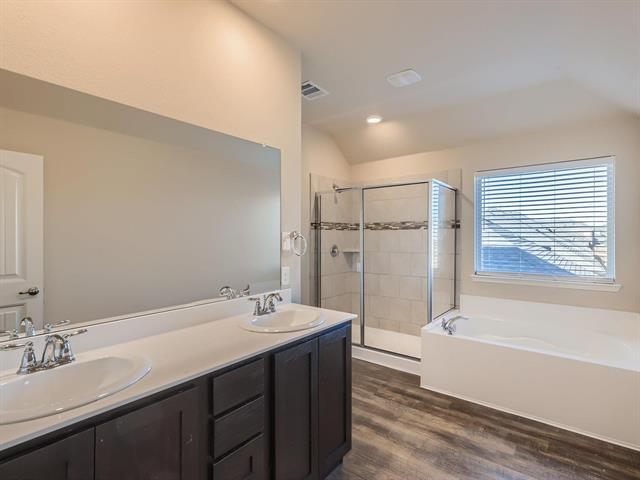 Building Photo - 2185 Barx Dr