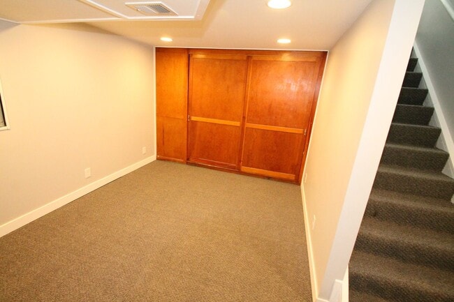 Building Photo - This 4br, 2bth home is for someone who wants way more than they pay for. SO Nice!