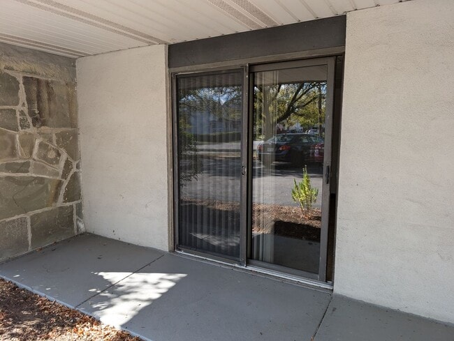 Building Photo - 2668 Elmwood Ave