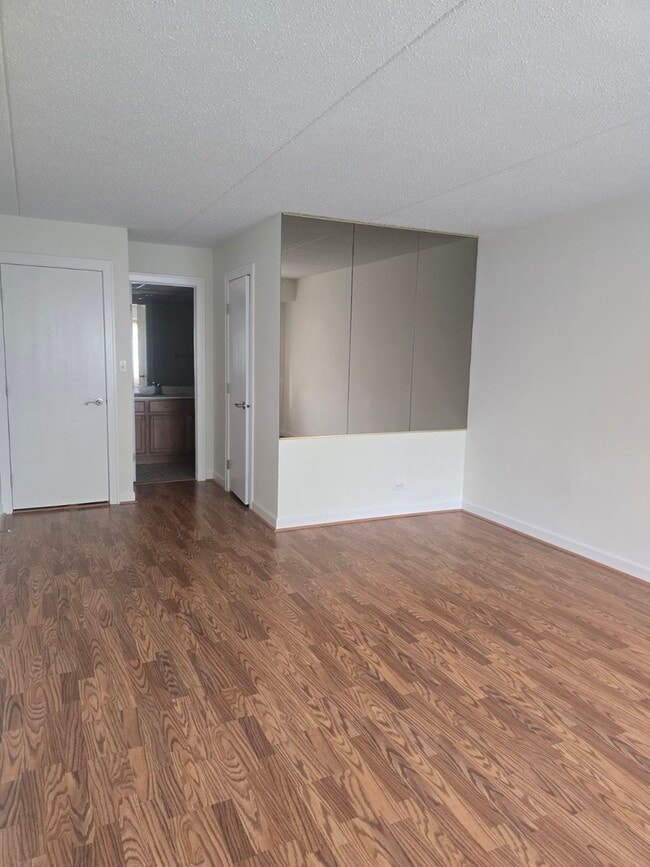Building Photo - 450 Plum Creek Dr