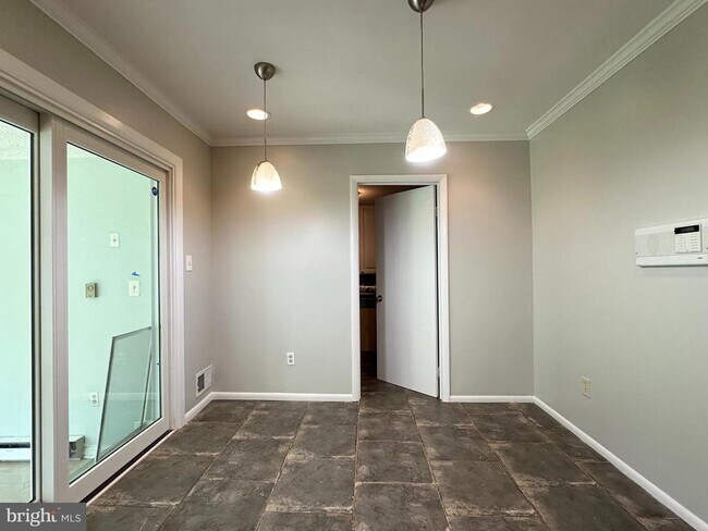 Building Photo - 9805 Binyon Ct