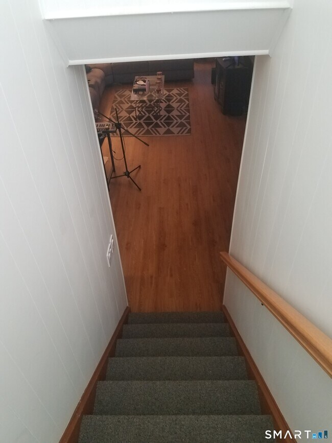 Building Photo - 72 Maple Tree Ave