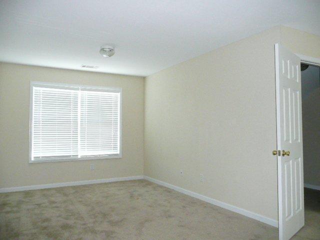 Building Photo - Grovetown large attached home