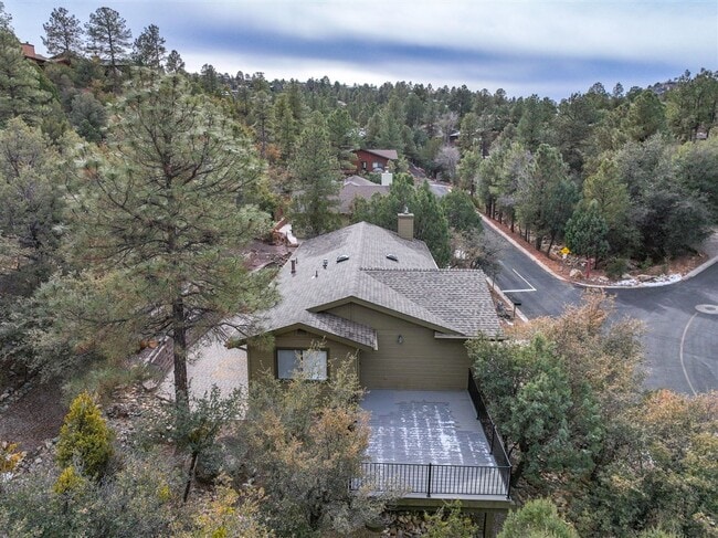Building Photo - 3 bedroom, 2 bathroom home in Forest Hylands!
