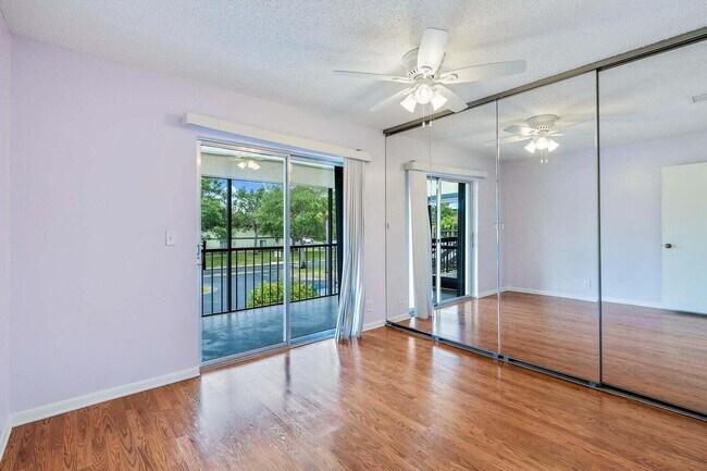 Building Photo - 6299 Chasewood Dr