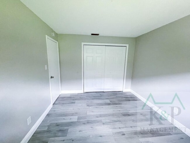 Building Photo - 515 Duchess Ct