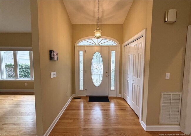 Building Photo - 105 Morris Dr