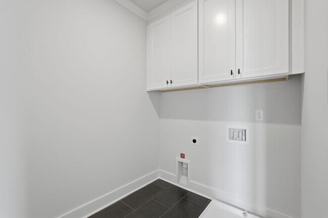 Building Photo - 331 Orchid St