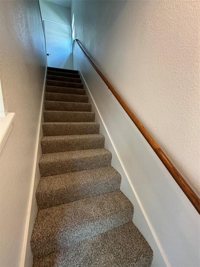 Building Photo - 1703 Deloney St