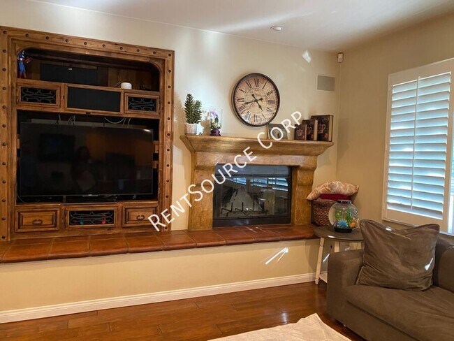 Building Photo - 24310 Las Palmas St