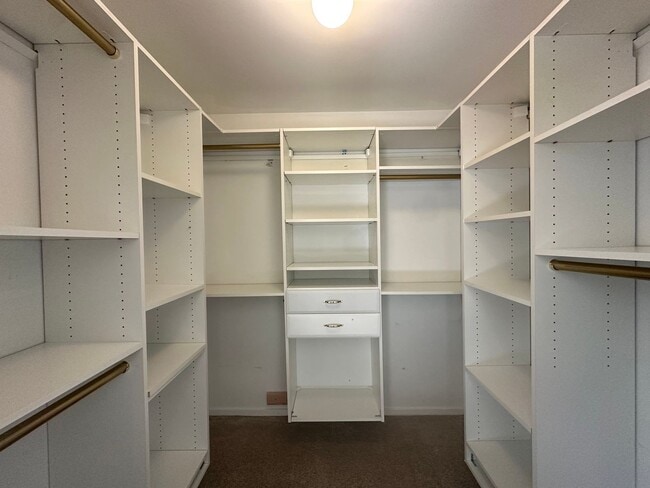 Building Photo - 2 bedrooms 2.5 bath