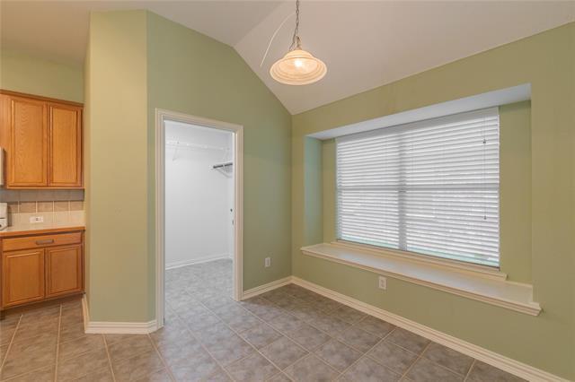 Building Photo - 7801 Quiet Waters Dr