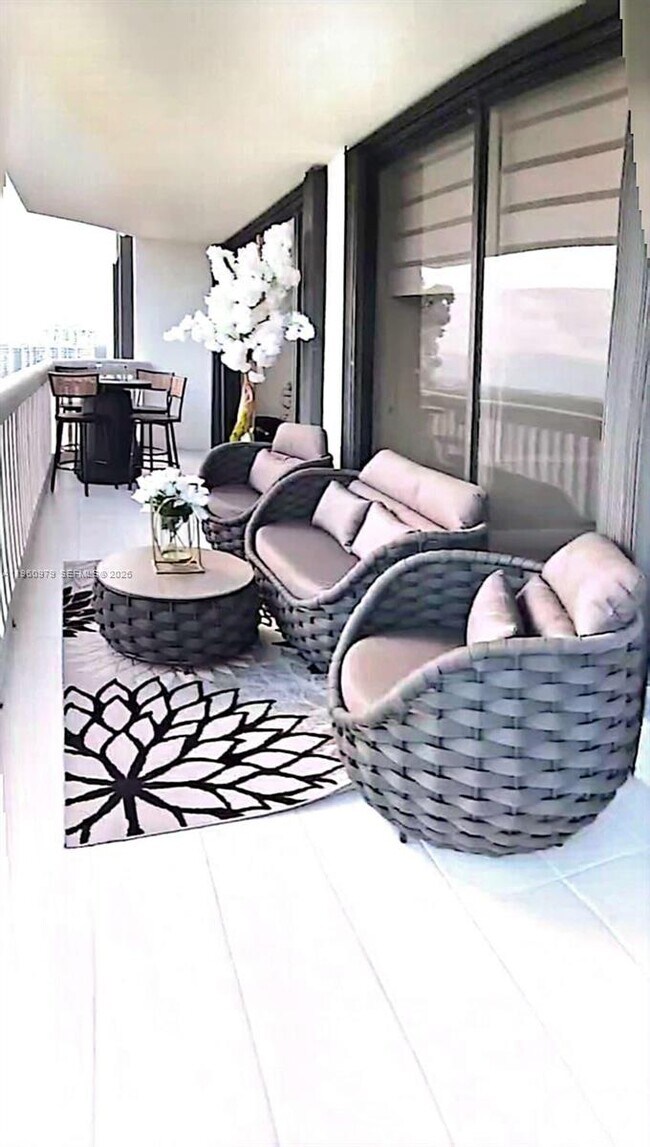 Building Photo - 1000 W Island Blvd